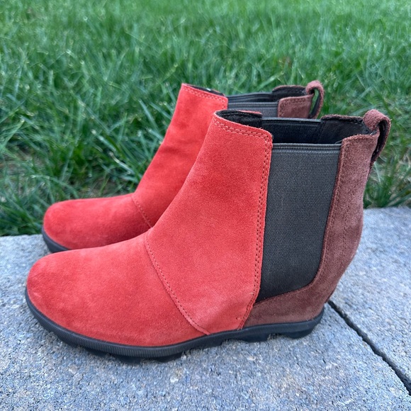 Sorel Joan of Arctic Wedge boots in Chelsea - Picture 3 of 7